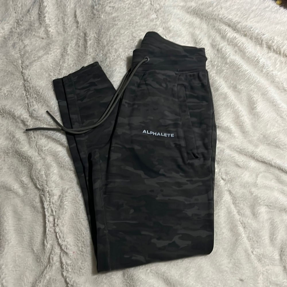 Alphalete joggers
